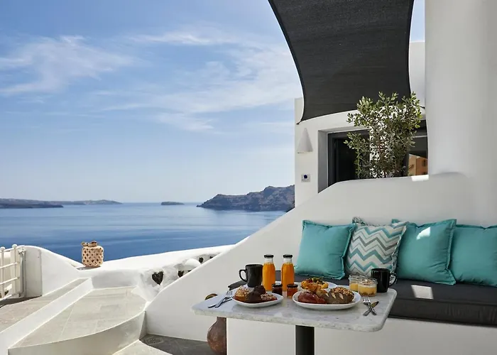 Blue Art Caves Villa Oia
